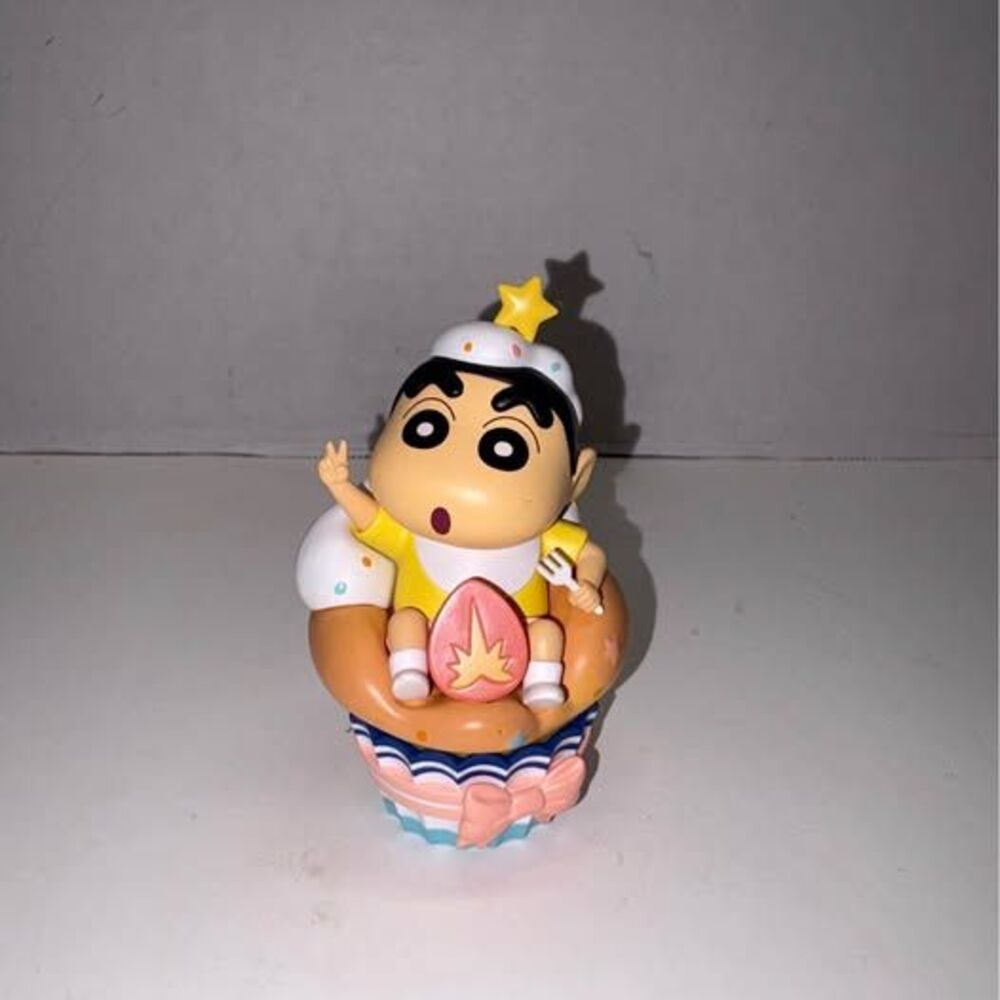 Crayon Shin-chan Cupcake Dessert Figure Dessert Time Blind Box Figure